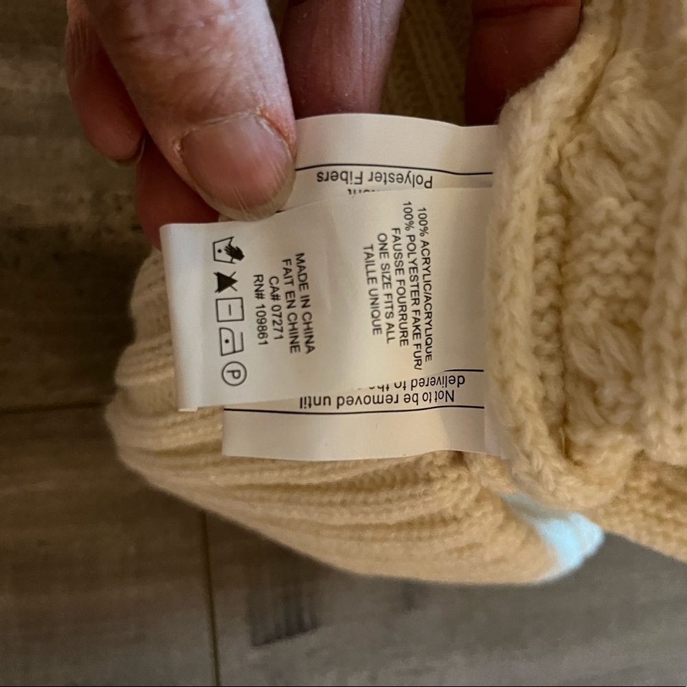 Cream Pom Pom knit beanie -NWOT - Picture 3 of 3
